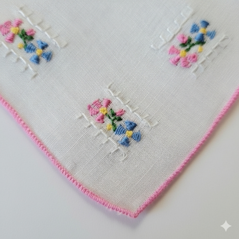 🛑SOLD🛑 Fibranne 3 Handkerchief Set Vintage Embroidered Butterfly Kids Flowers - Picture 8 of 8